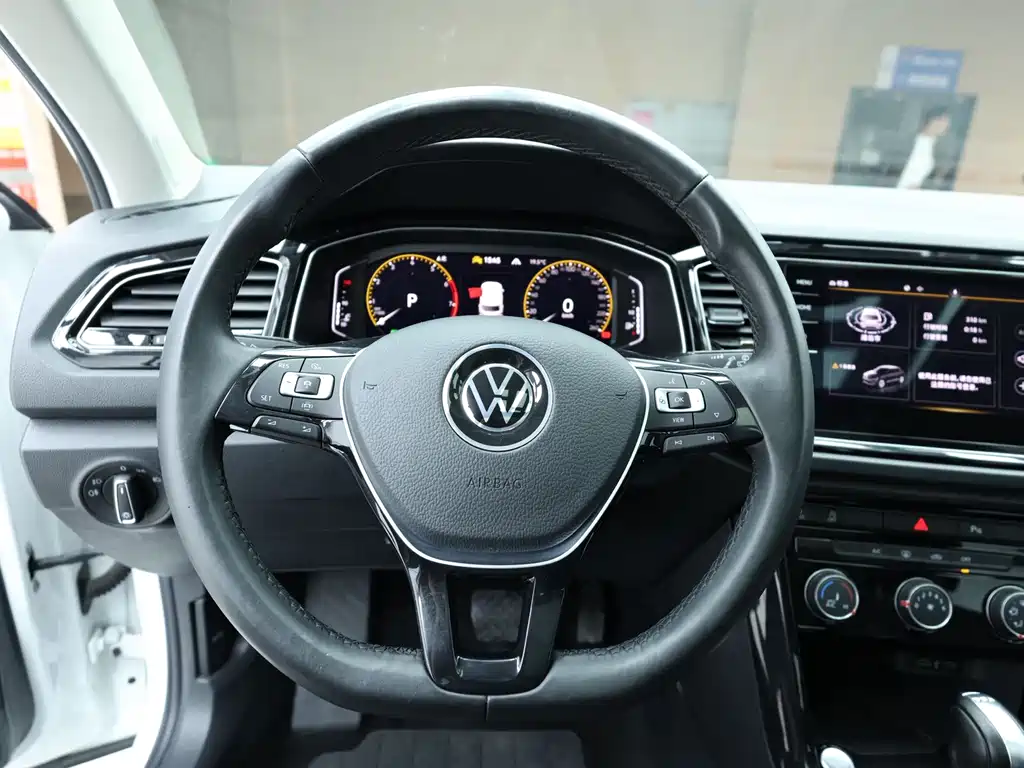 Volkswagen T-Roc 2022 — фото 7