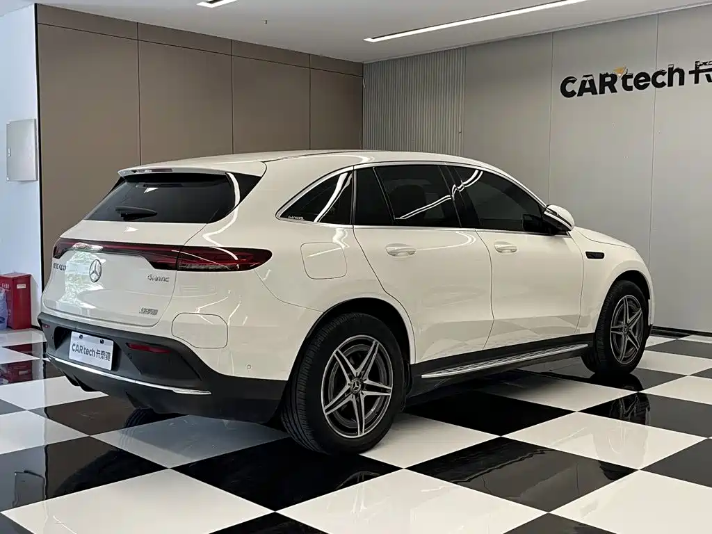 Mercedes-Benz EQC 2022 — фото 5