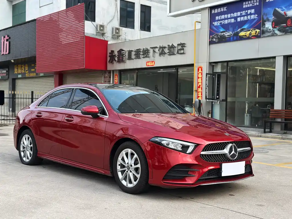 Mercedes-Benz A-Class 2019 — фото 3