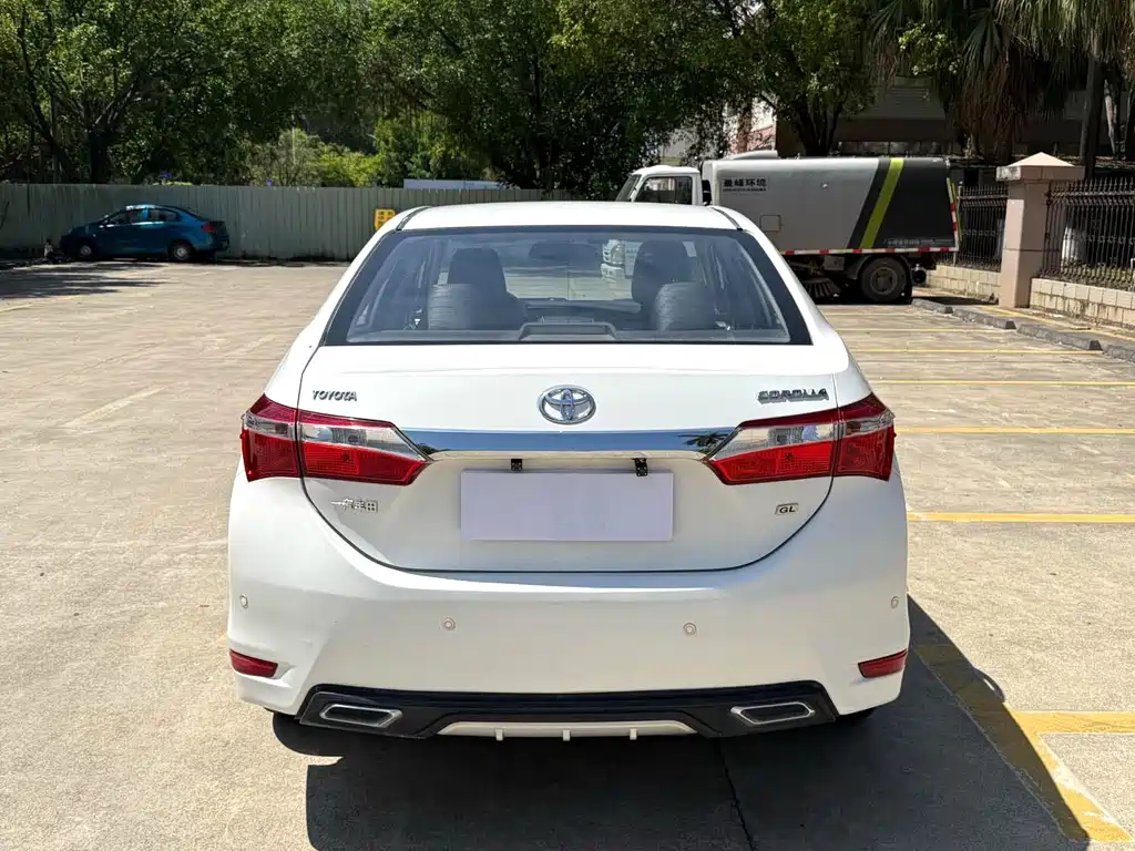 Toyota Corolla 2015 — фото 8