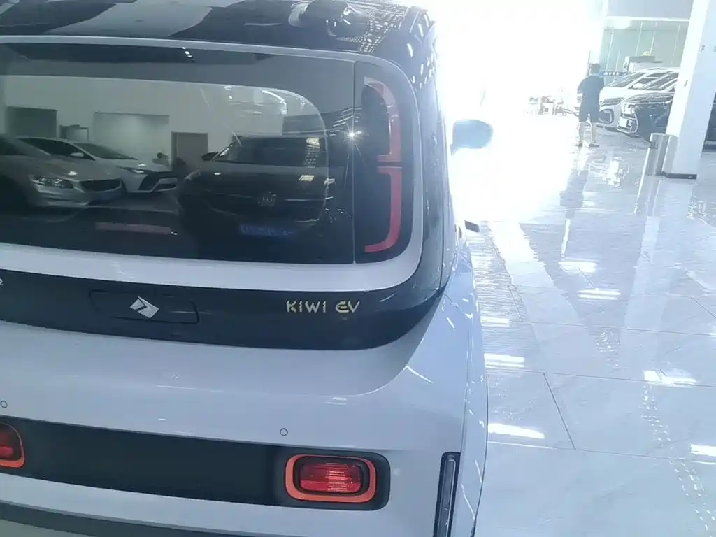 Baojun Kiwi EV 2022 — фото 8