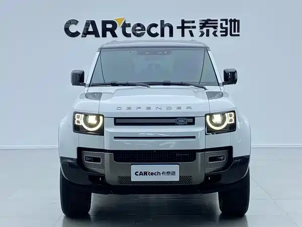 Land Rover Defender 2024