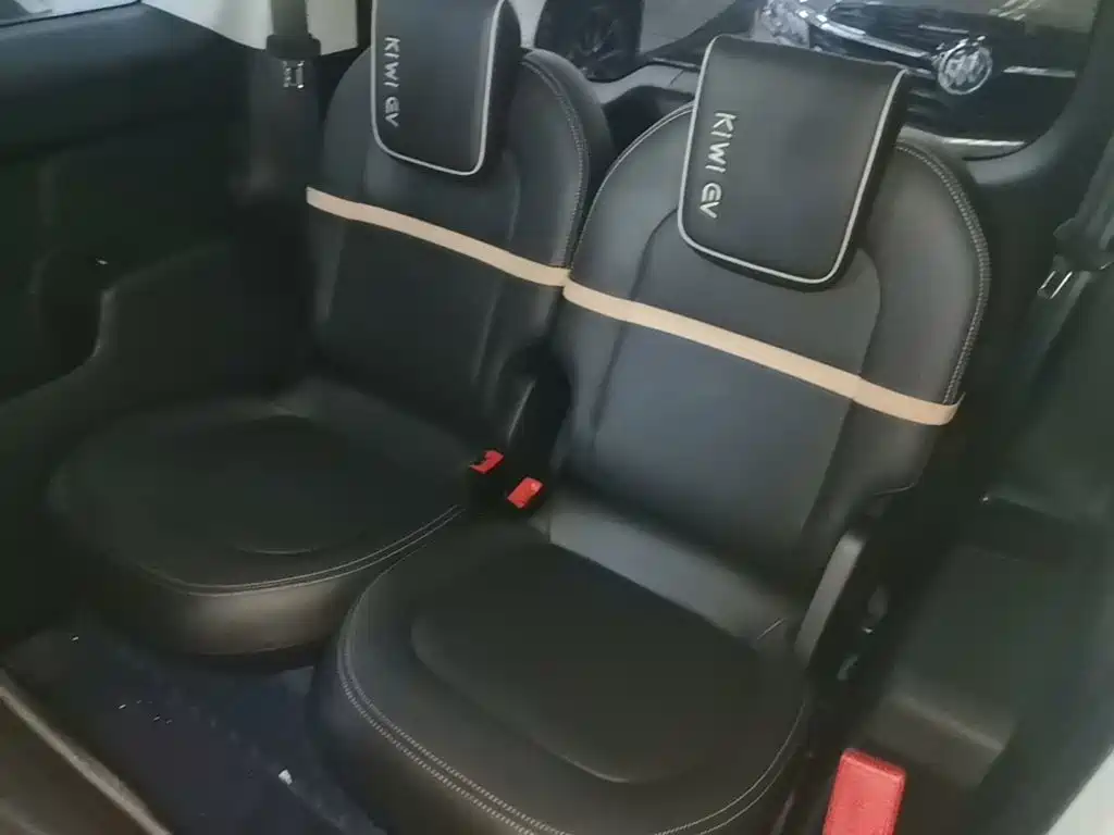Baojun Kiwi EV 2022 — фото 17