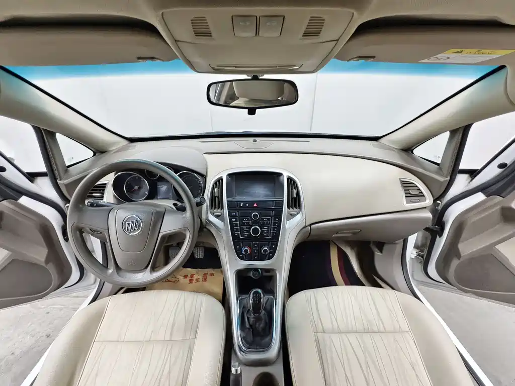 Buick Excelle 2014 — фото 9