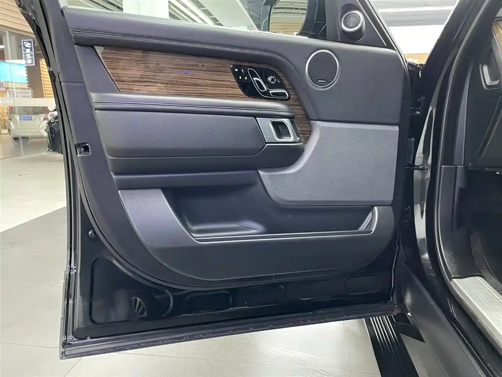 Land Rover Range Rover 2019 — фото 14