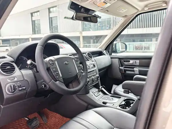 Land Rover Discovery 2015