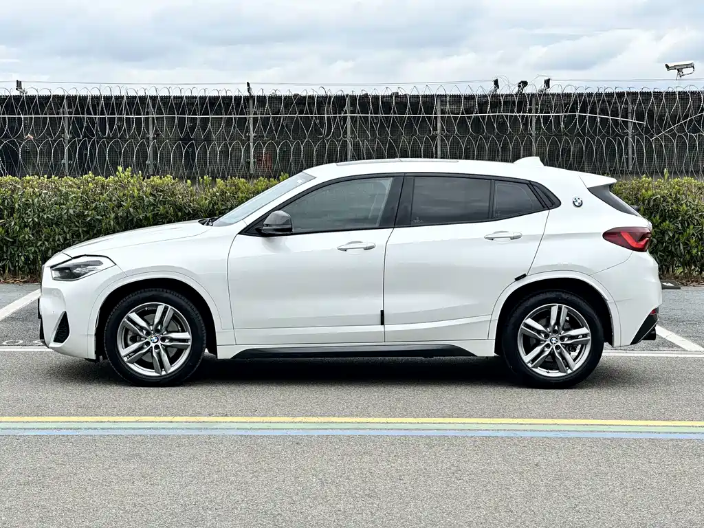 BMW X2 2023 — фото 5