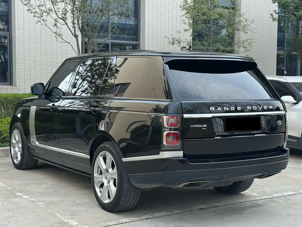 Land Rover Range Rover 2020 — фото 17