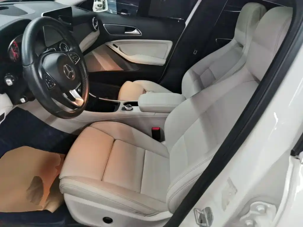 Mercedes-Benz GLA 2017 — фото 15