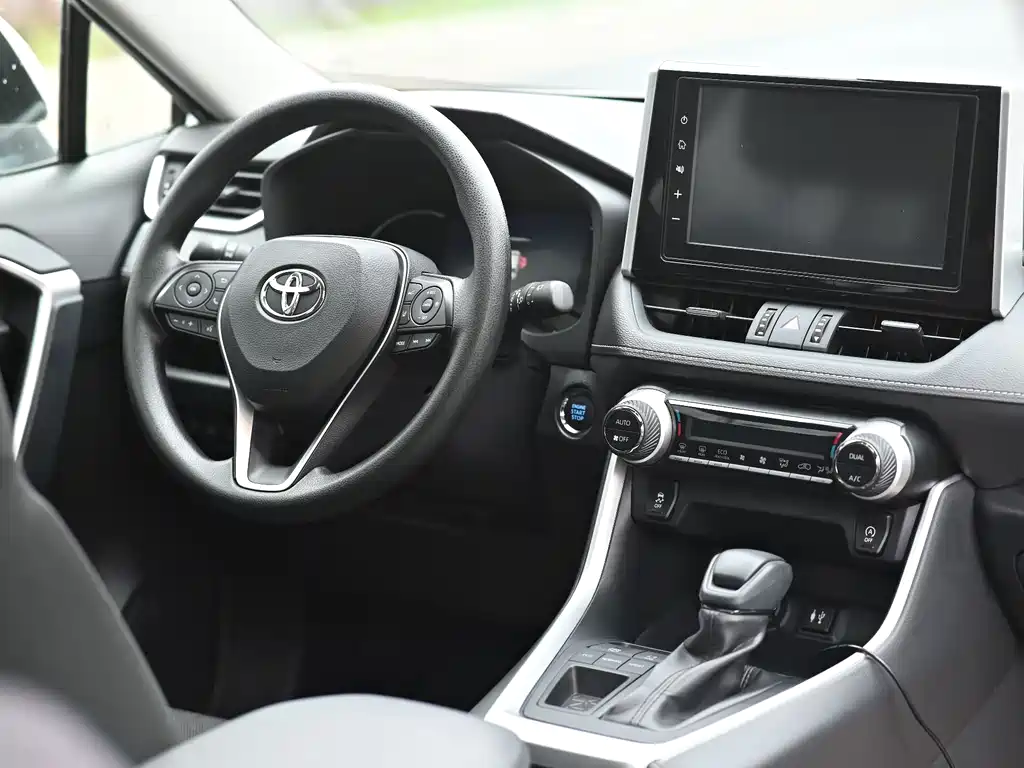 Toyota RAV4 2020 — фото 6