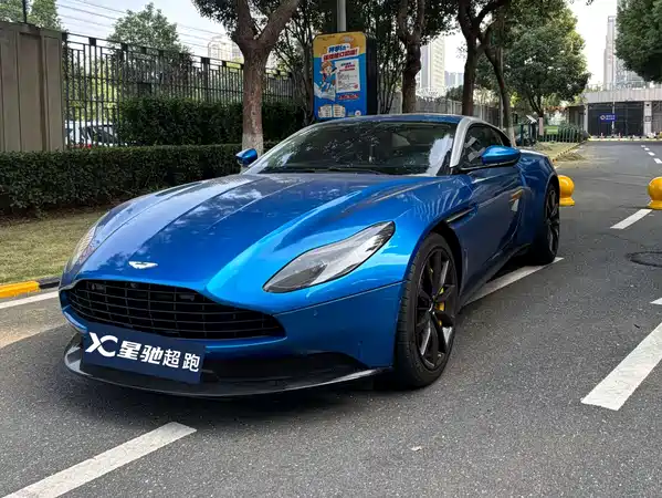 Aston Martin DB11 2020