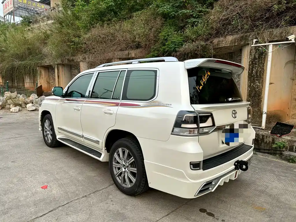 Toyota Land Cruiser 2018 — фото 9