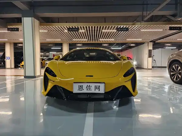 McLaren Artura 2025