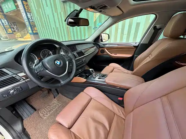 BMW X6 2011