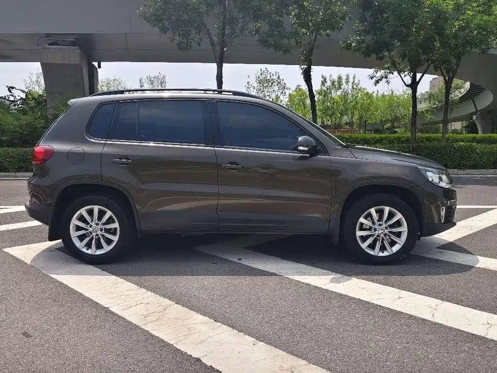 Volkswagen Tiguan 2015 — фото 10
