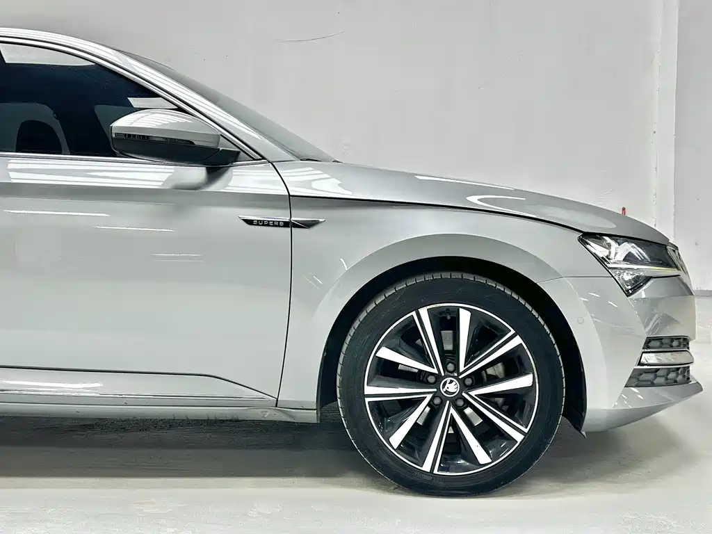 Skoda Superb 2022 — фото 20