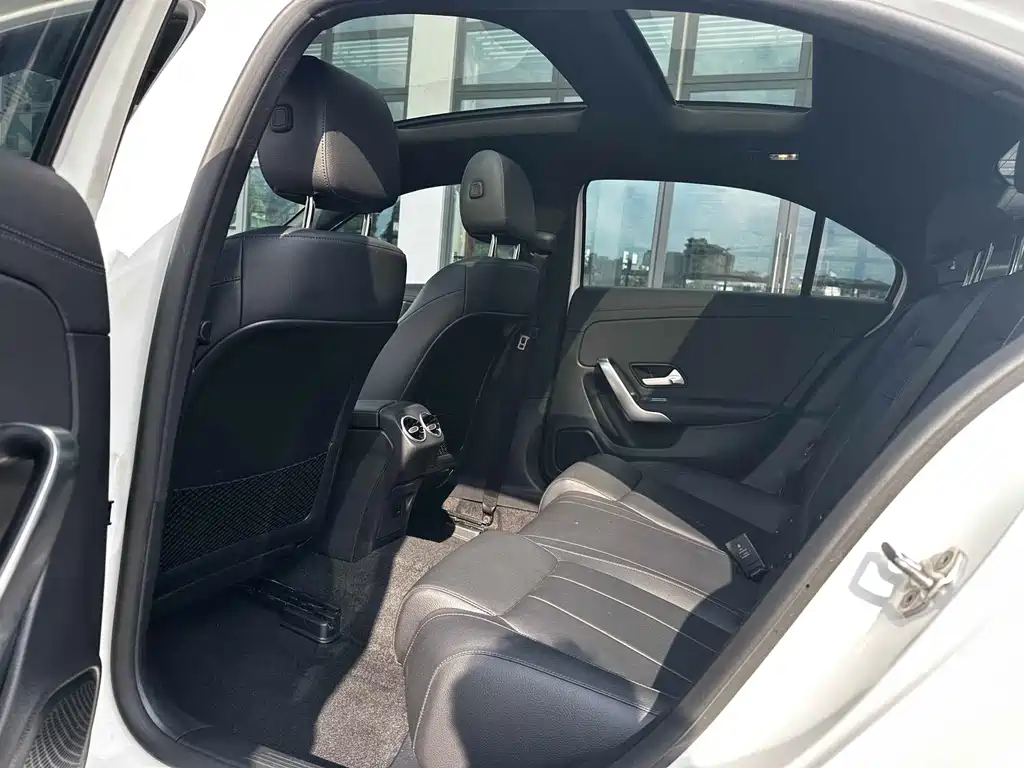 Mercedes-Benz A-Class 2022 — фото 8