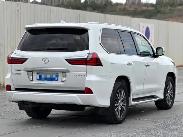Lexus LX 2017