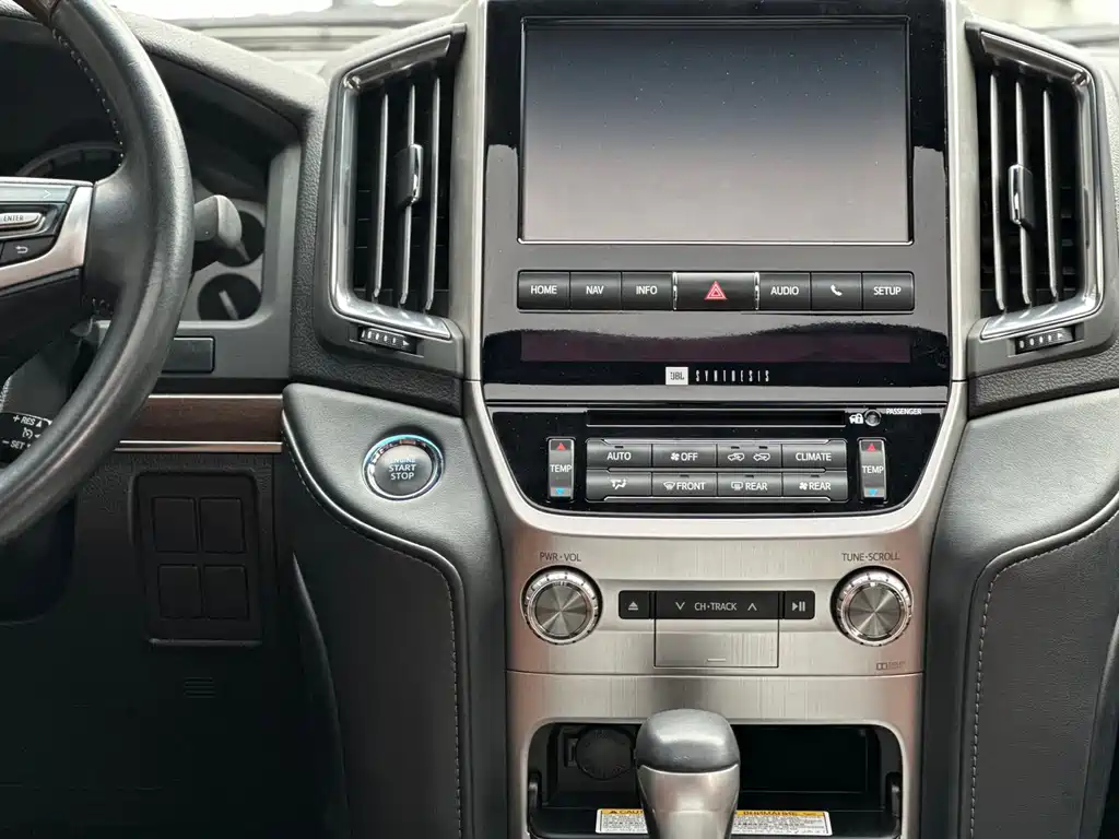 Toyota Land Cruiser 2020 — фото 21