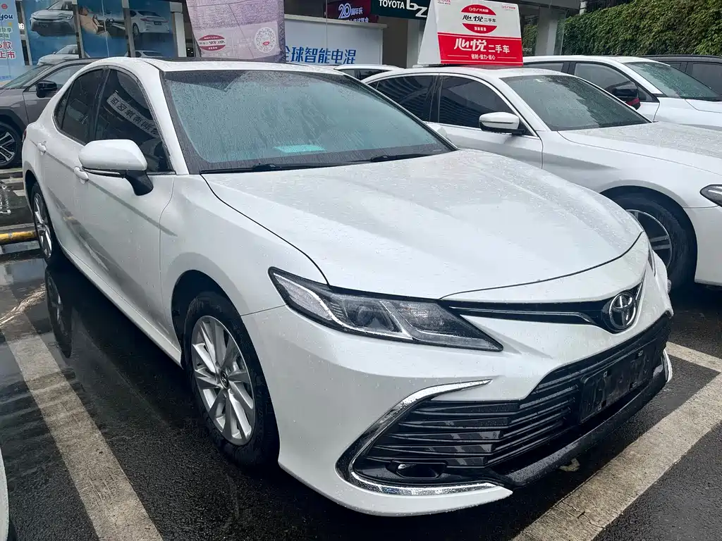 Toyota Camry 2023 — фото 3