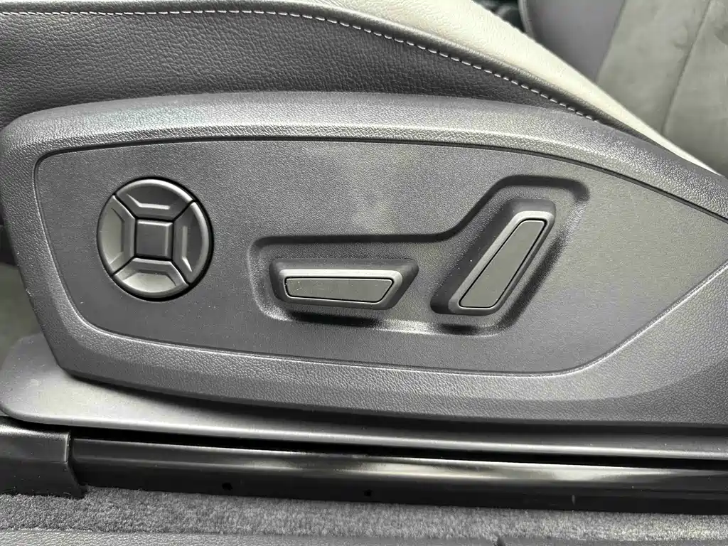 Audi Q3 2023 — фото 11