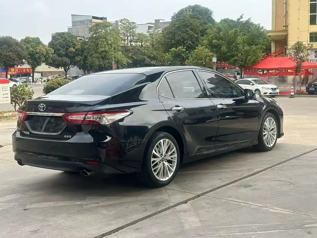 Toyota Camry 2020 — фото 7