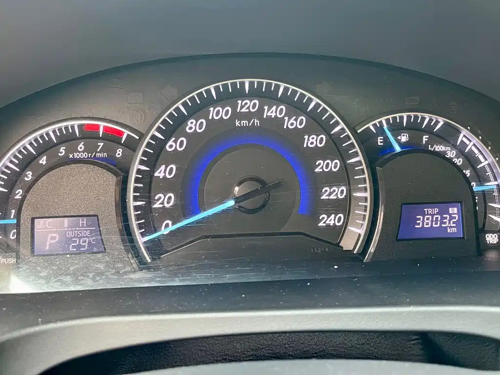Toyota Camry 2014 — фото 15