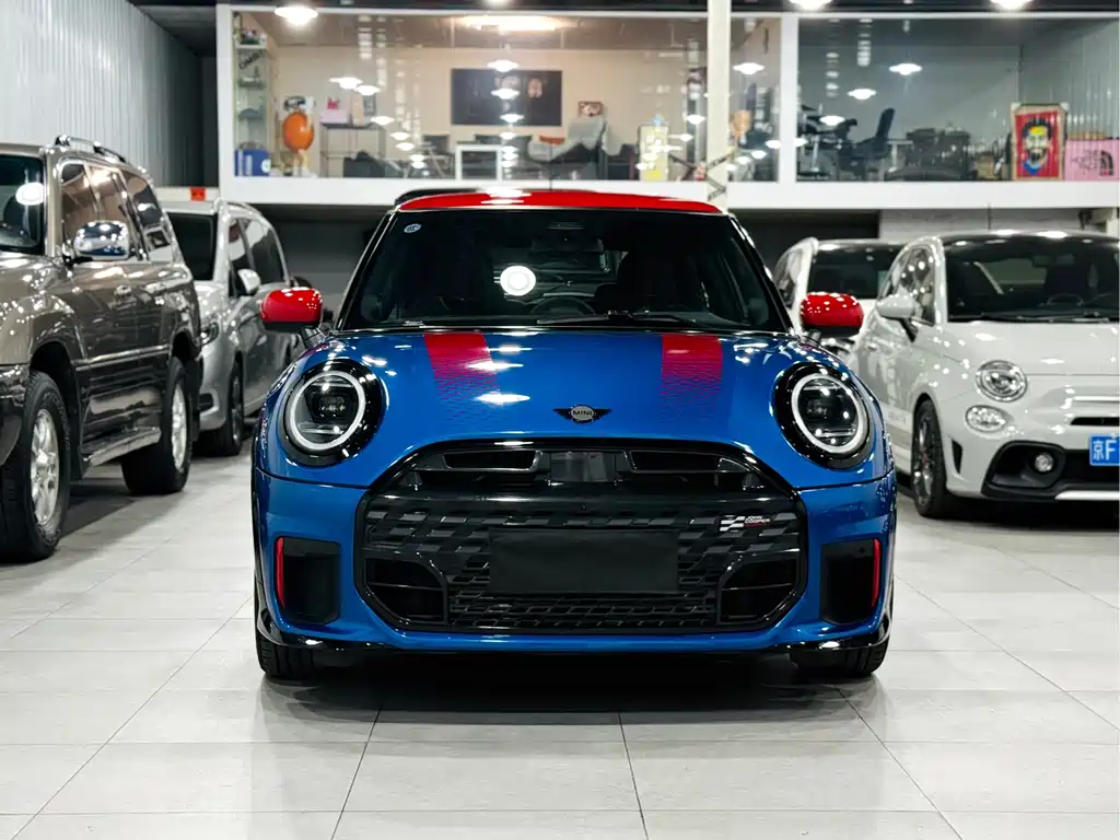 MINI JCW 2025 — фото 2