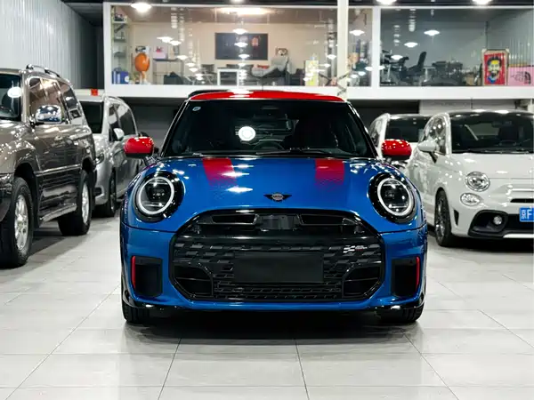 MINI JCW 2025
