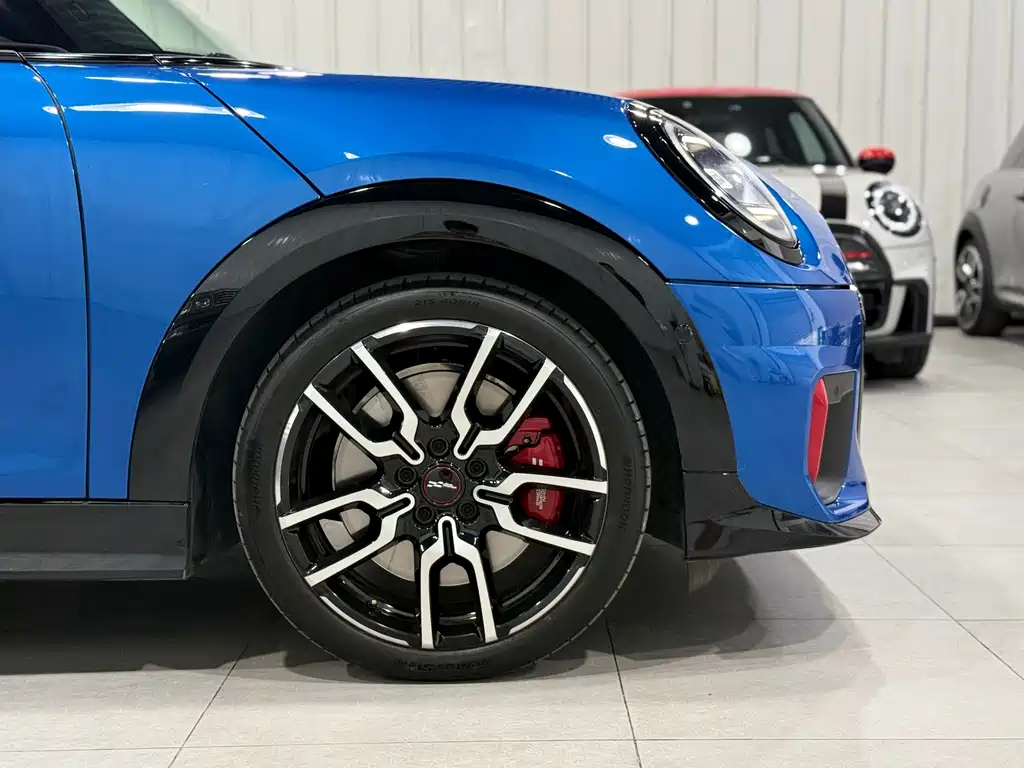 MINI JCW 2025 — фото 18