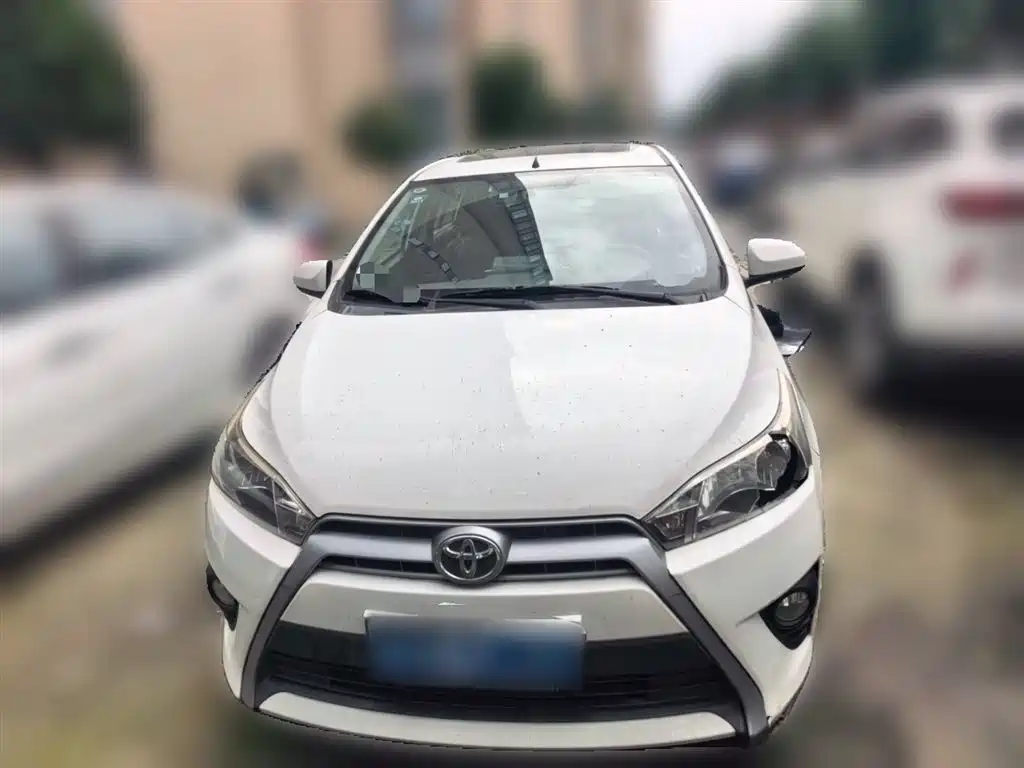 Toyota Yaris L 2015