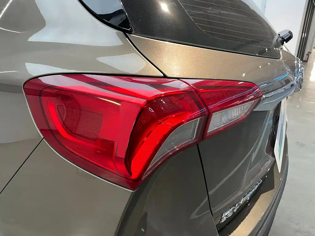 Buick Envision Plus 2018 — фото 35
