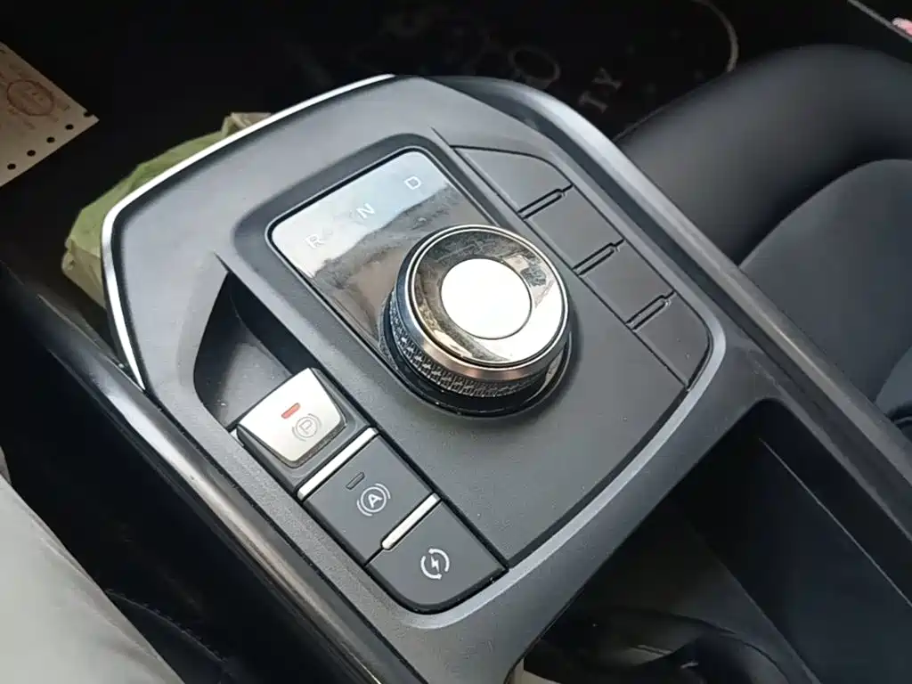 Geely Emgrand New Energy 2023 — фото 14