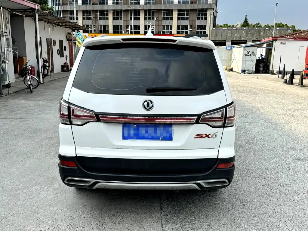 Dongfeng Fengxing SX6 2017 — фото 5