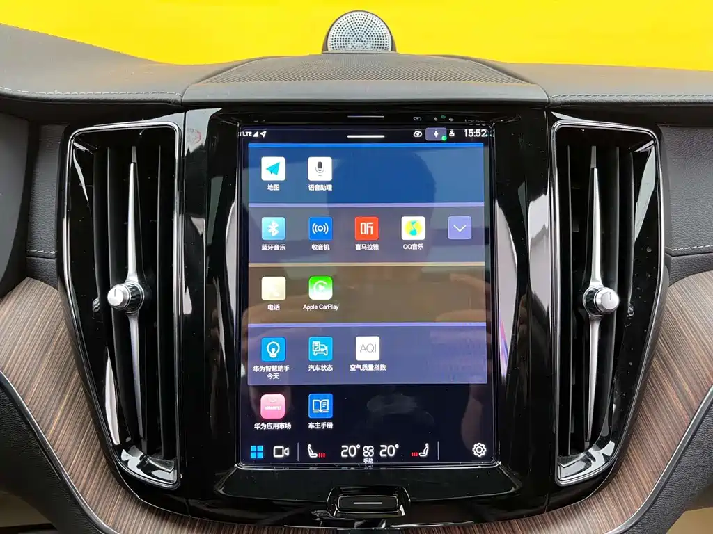 Volvo XC60 2022 — фото 17