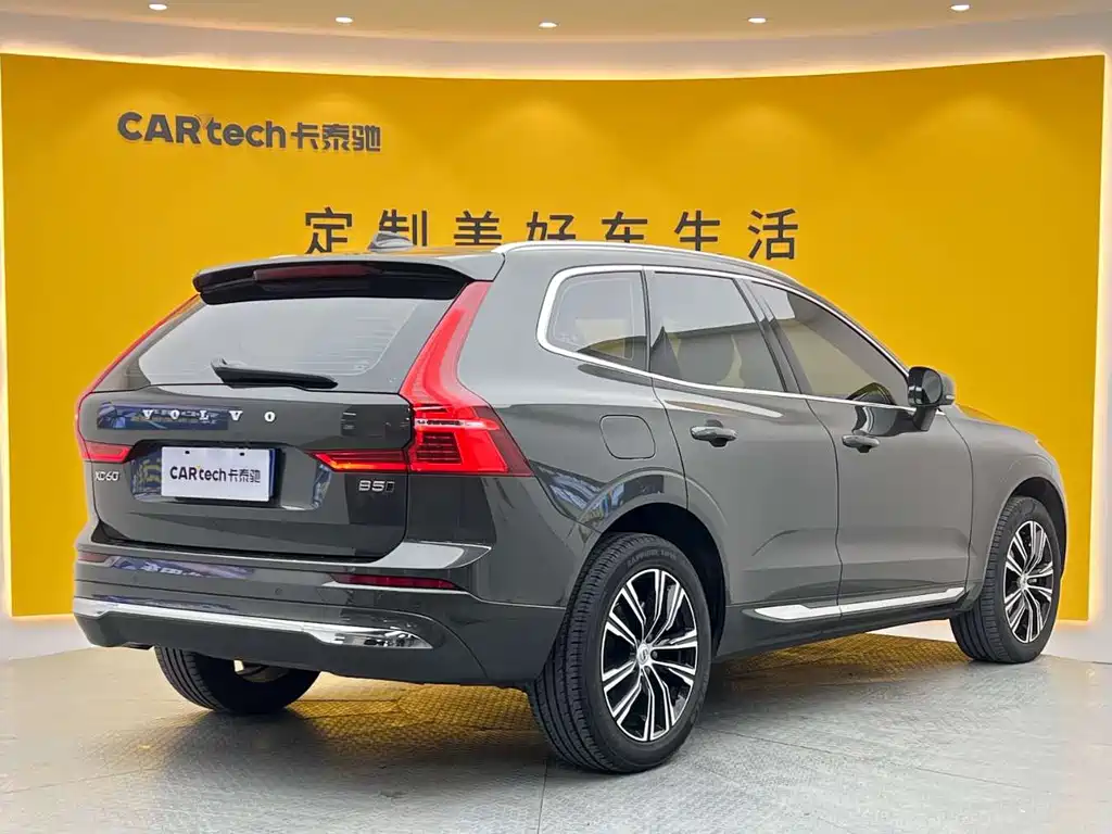 Volvo XC60 2022 — фото 28