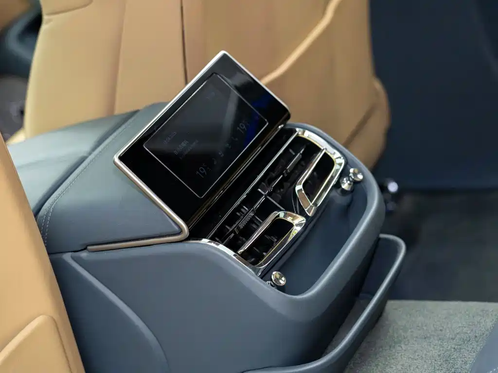 Bentley Flying Spur 2021 — фото 10