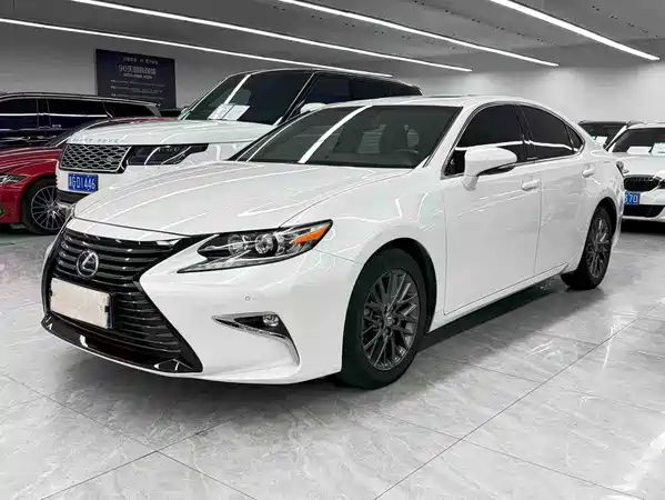 Lexus ES 2018