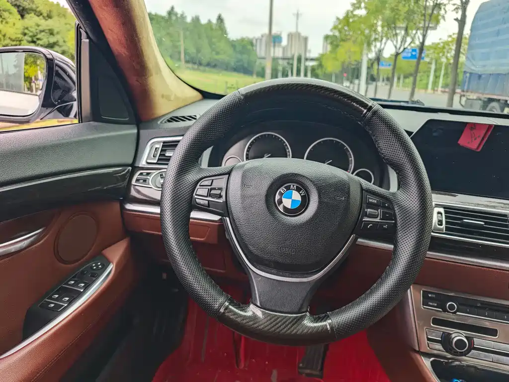 BMW 5 Series GT 2014 — фото 17