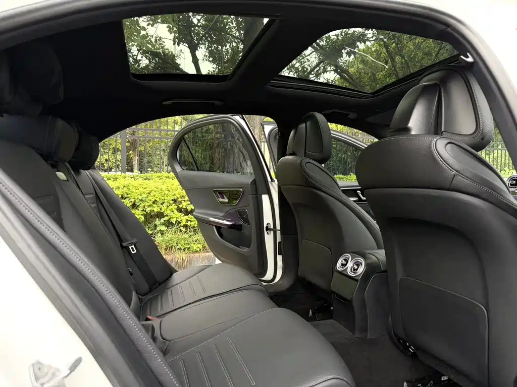 Mercedes-Benz C-Class 2022 — фото 12