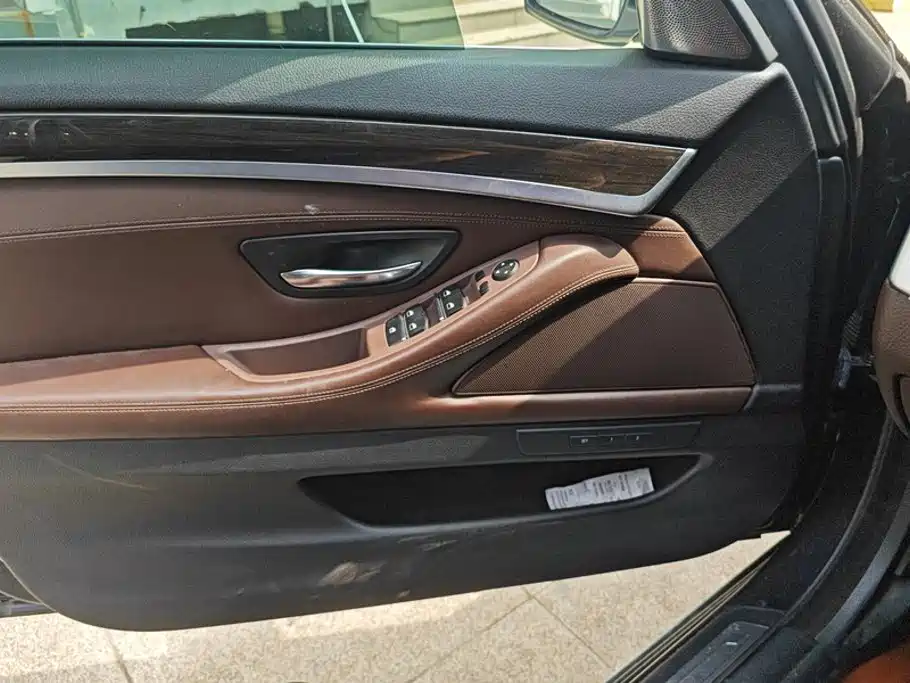 BMW 5 Series 2015 — фото 7