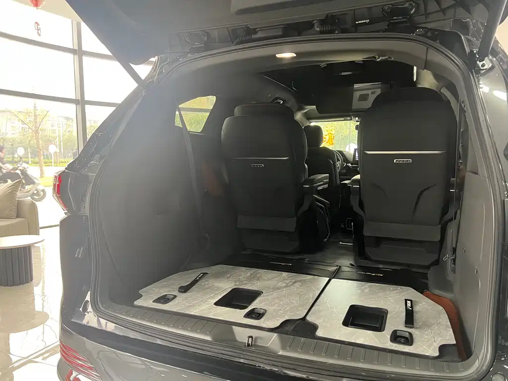 Toyota Granvia — фото 20