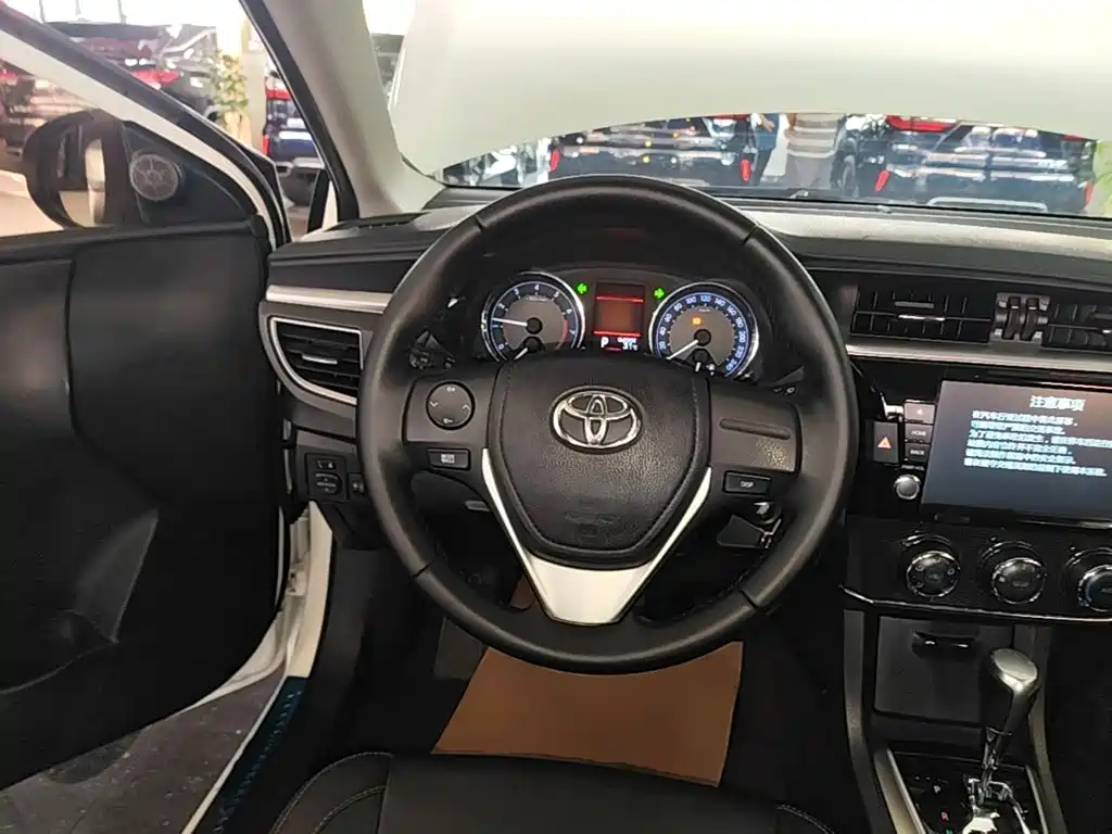 Toyota Corolla 2015 — фото 11