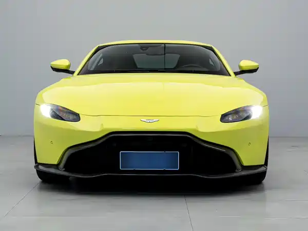 Aston Martin V8 Vantage 2018