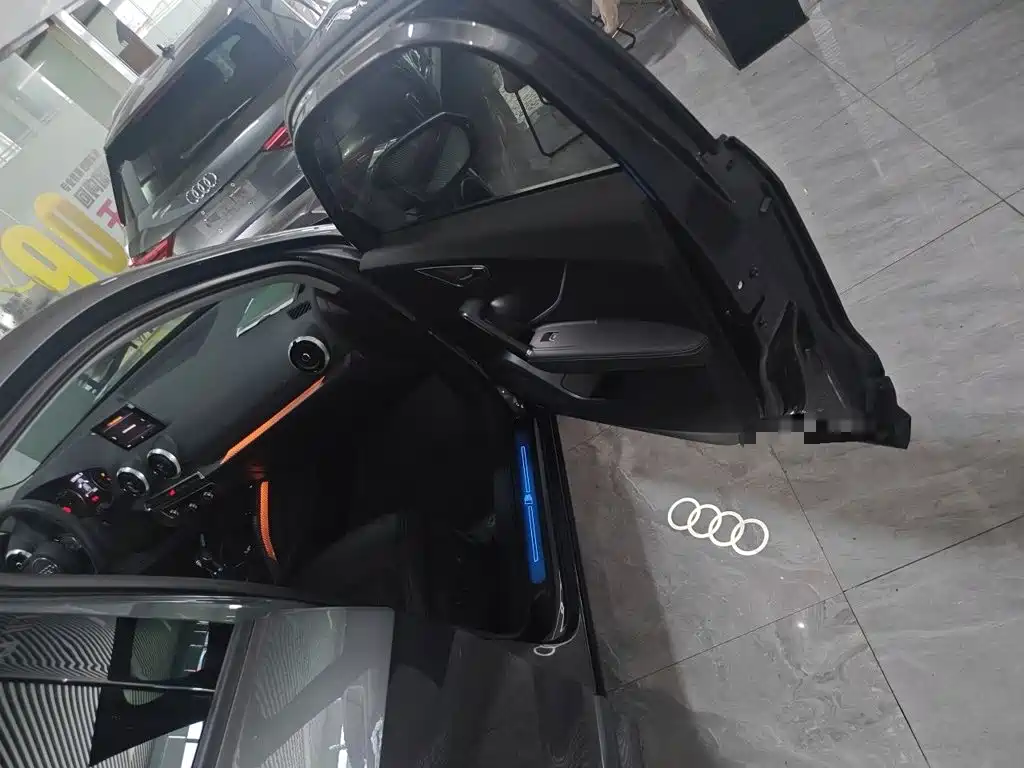Audi Q2L 2023 — фото 20