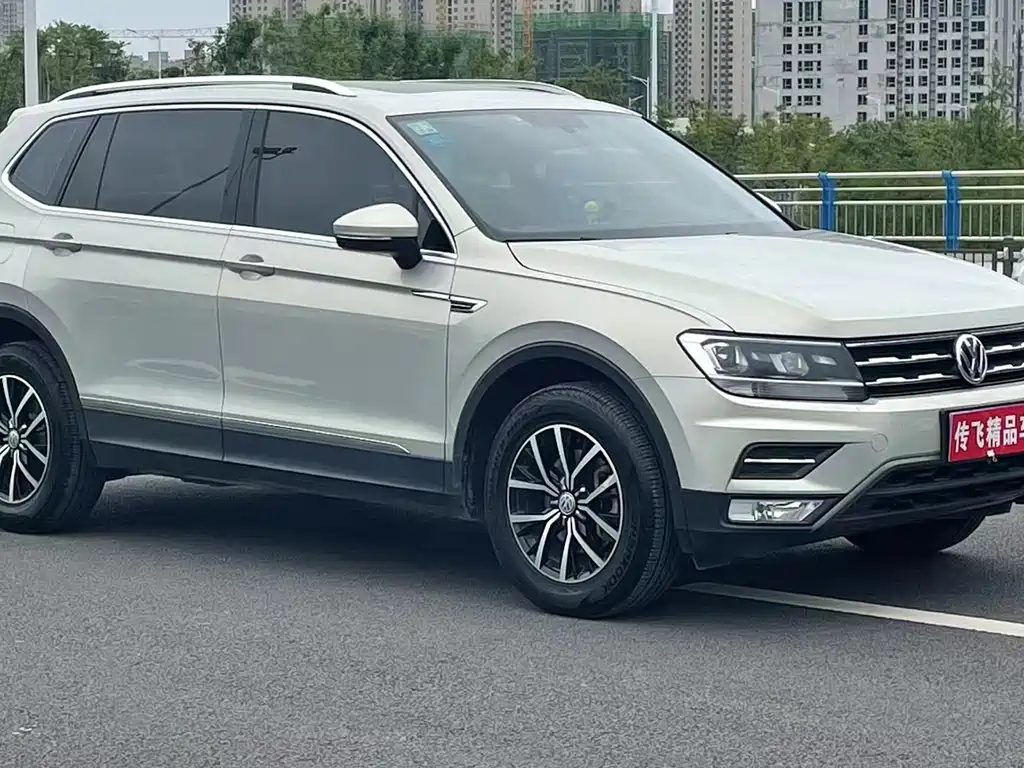 Volkswagen Tiguan L 2018 — фото 2