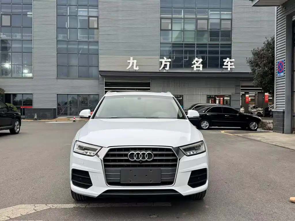 Audi Q3 2019 — фото 11