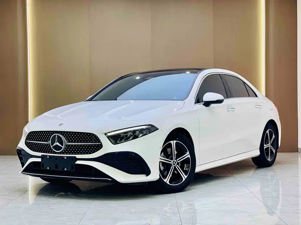 Mercedes-Benz A-Class 2024 — фото 1