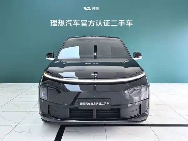 Li Auto L6 2025