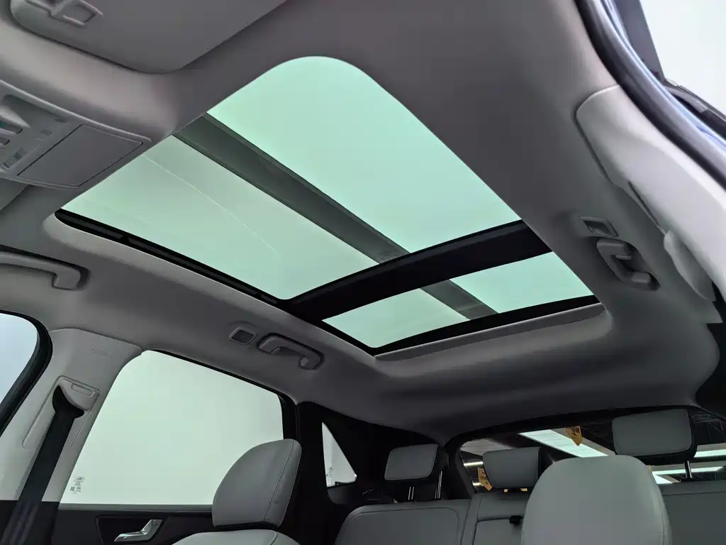Ford Edge 2023 — фото 16